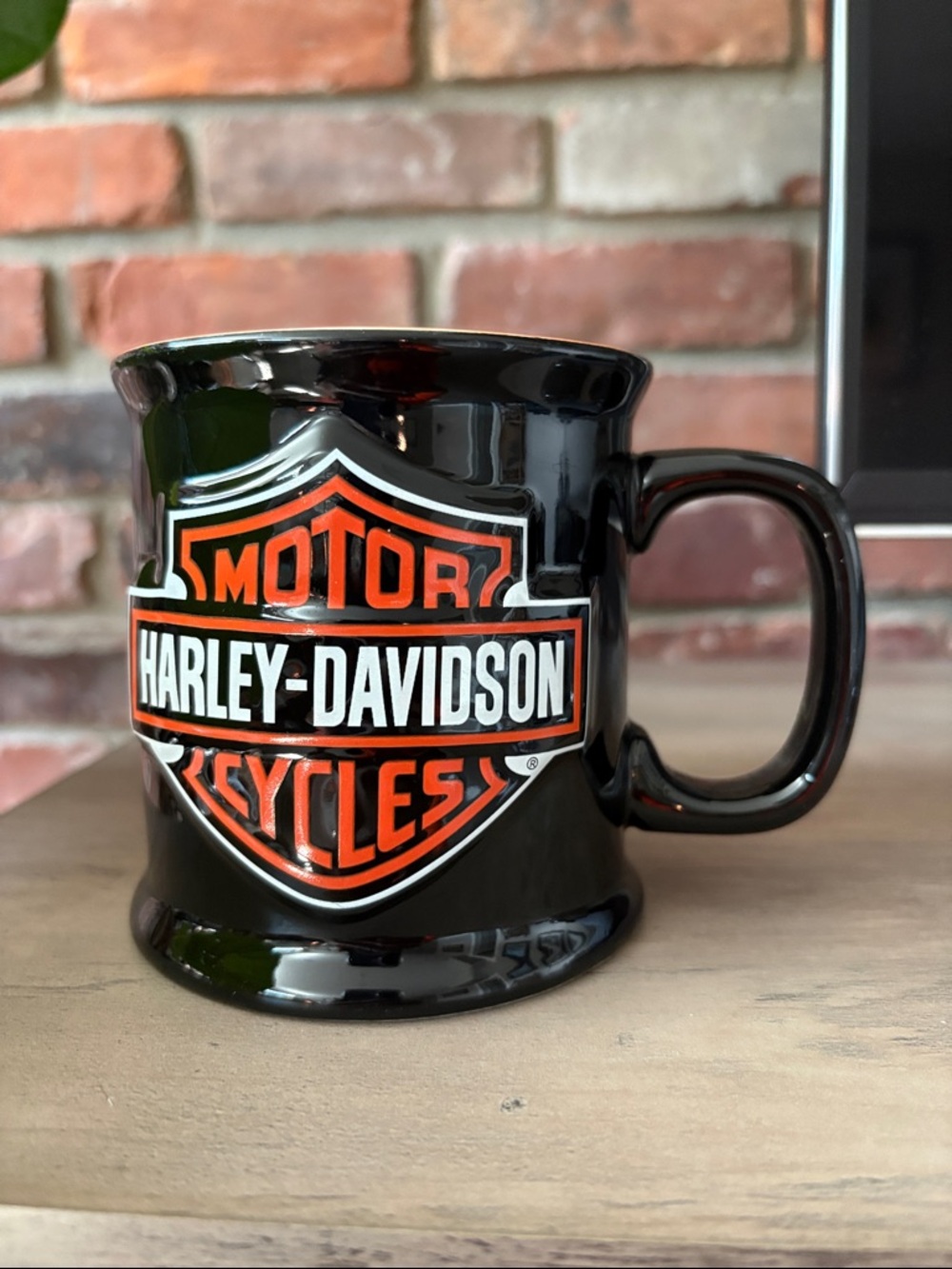 Harley-Davidson Black and Orange Shield Logo Mug